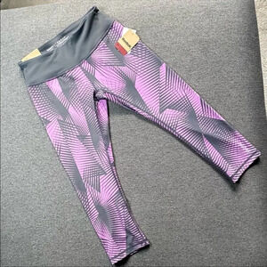 NWT Reebok Skinny Capri Cropped Workout Pants XS